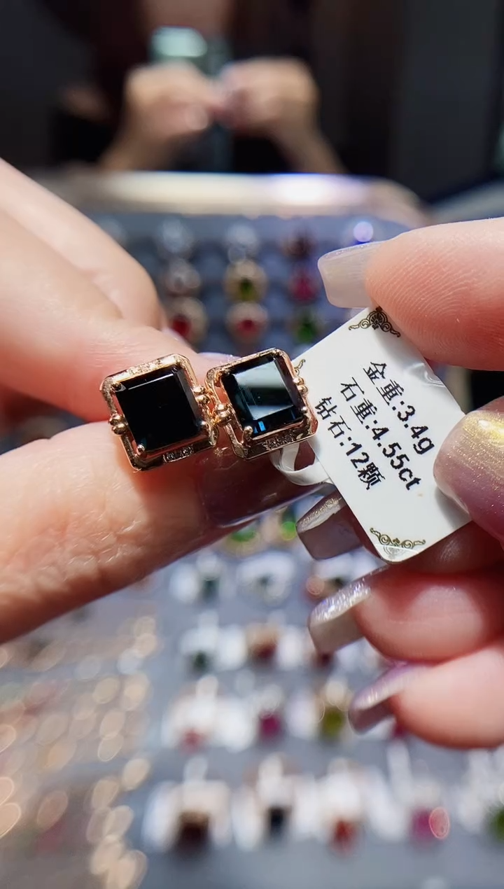 碧玺耳饰18K金镶嵌4.55配钻