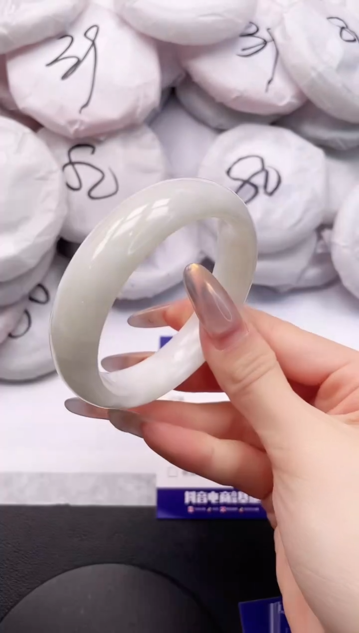 【闪购商品】和田玉手镯未镶嵌7K138-57