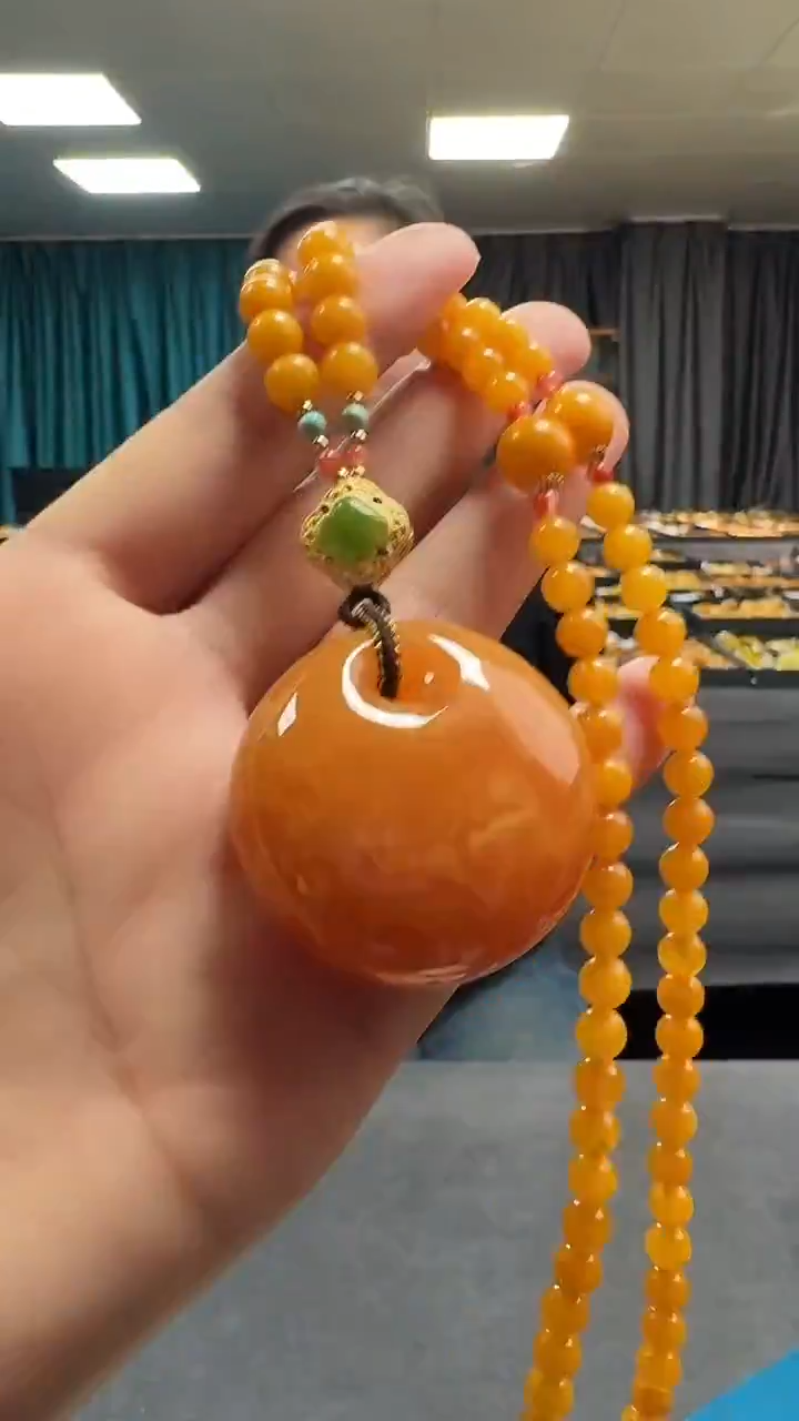 琥珀吊坠(赠链)未镶嵌天然保真蜜蜡公主扣套装