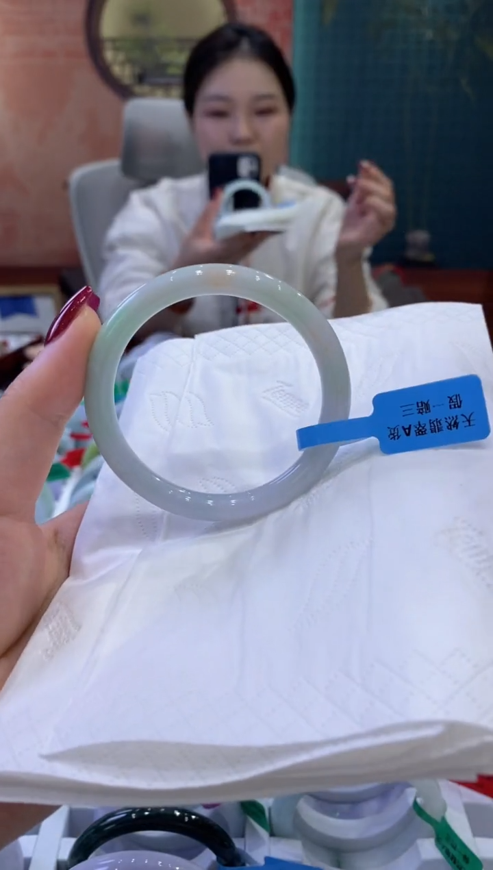 【闪购商品】翡翠手镯未镶嵌多人09472