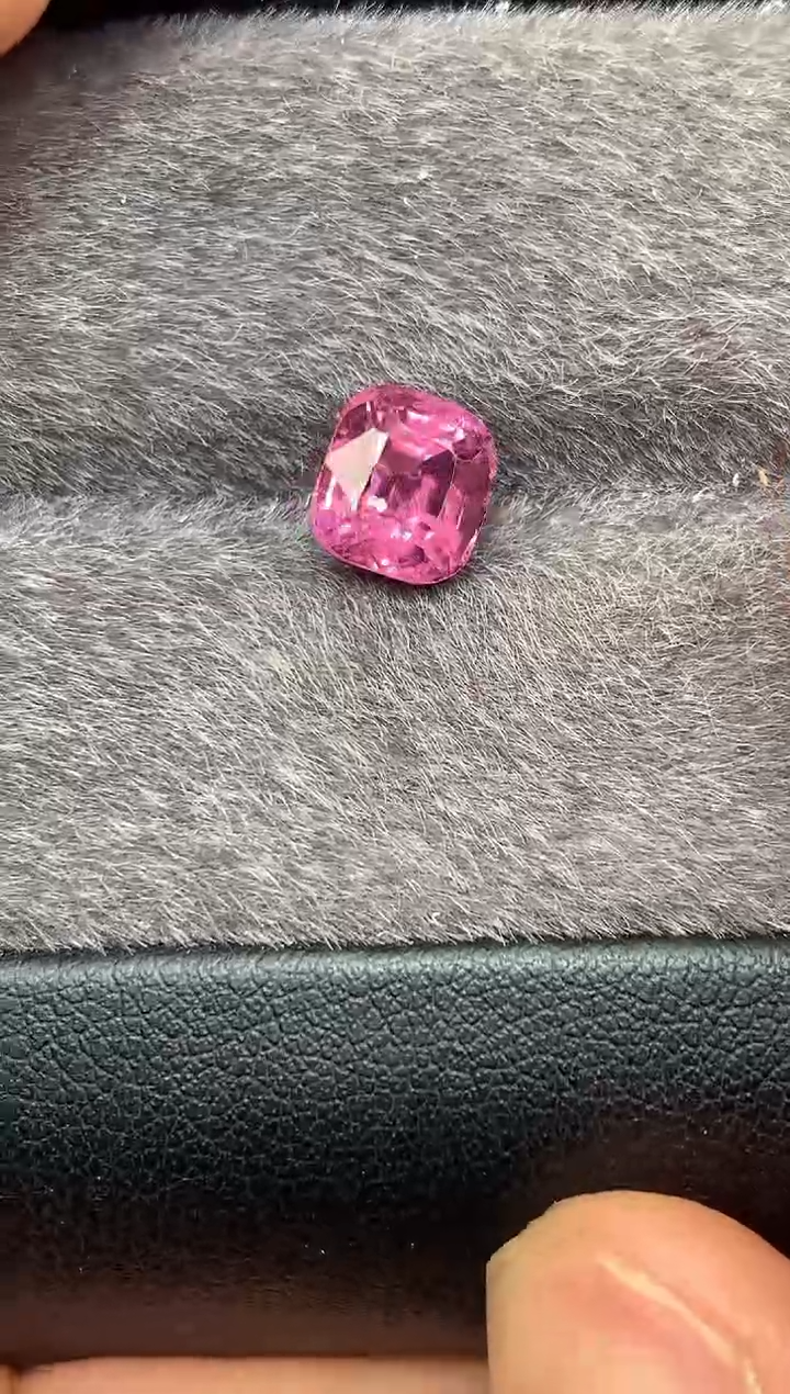 【闪购商品】定制尖晶石裸石未镶嵌枕型 紫丁香色调尖晶石 2.11ct