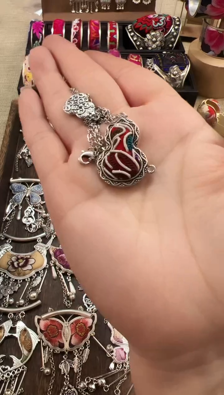 【闪购商品】织绣民族风老绣饰品320