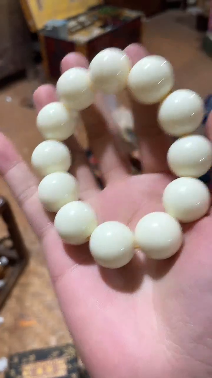 【闪购商品】香榧木木雕--------49