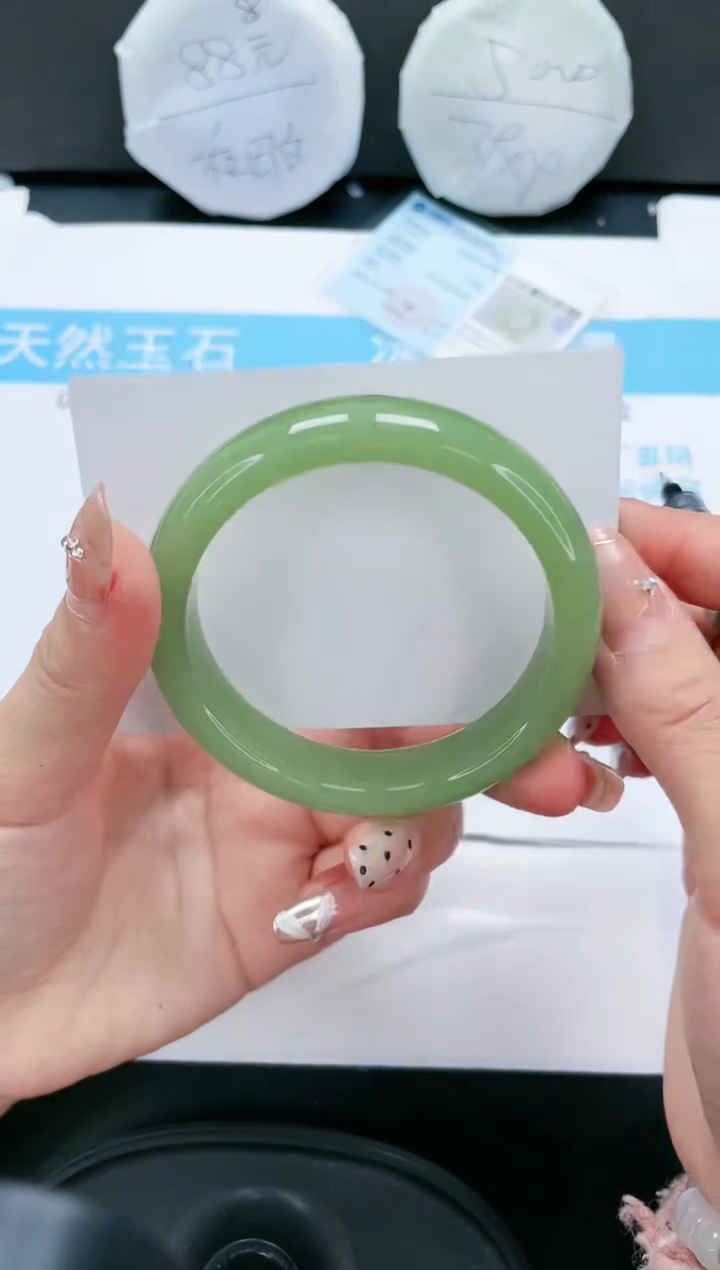 【闪购商品】石英质玉手镯未镶嵌89-59.9