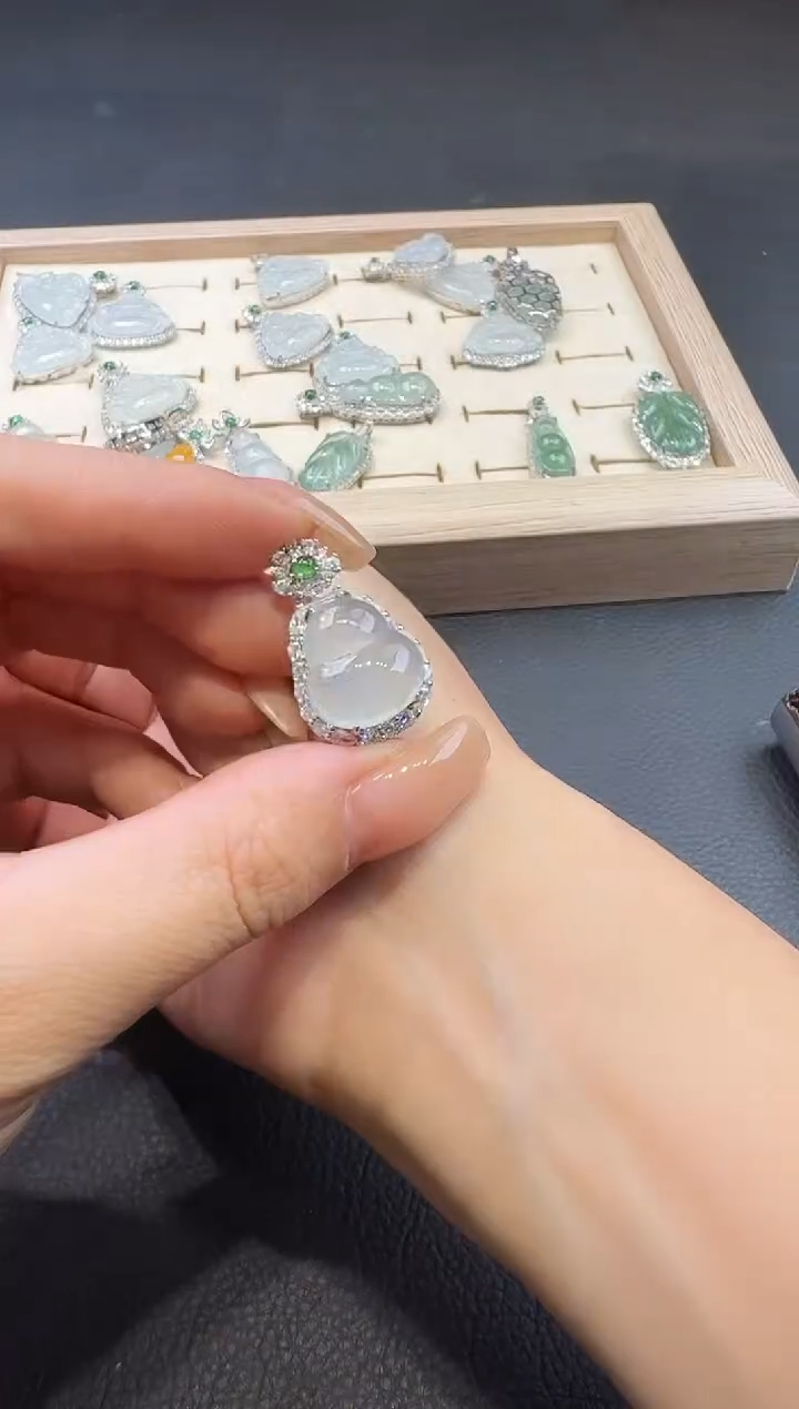 颈饰未镶嵌翡翠窗*0066950