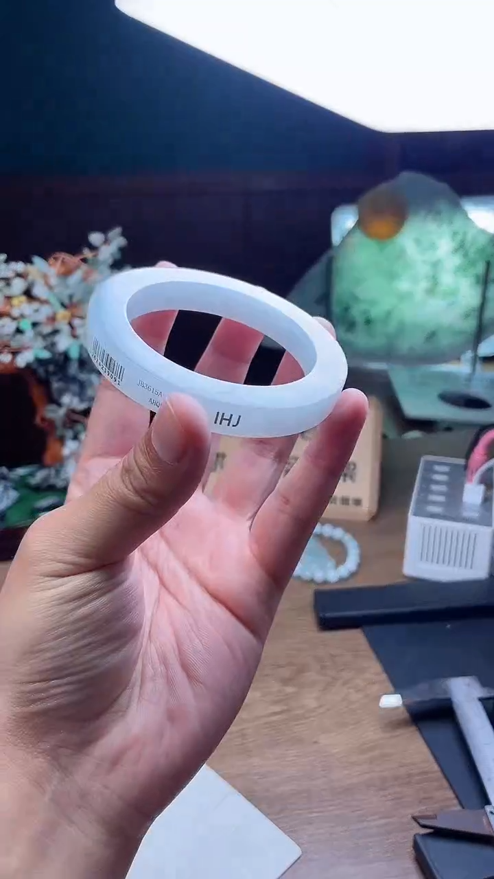 定制翡翠手镯未镶嵌定制