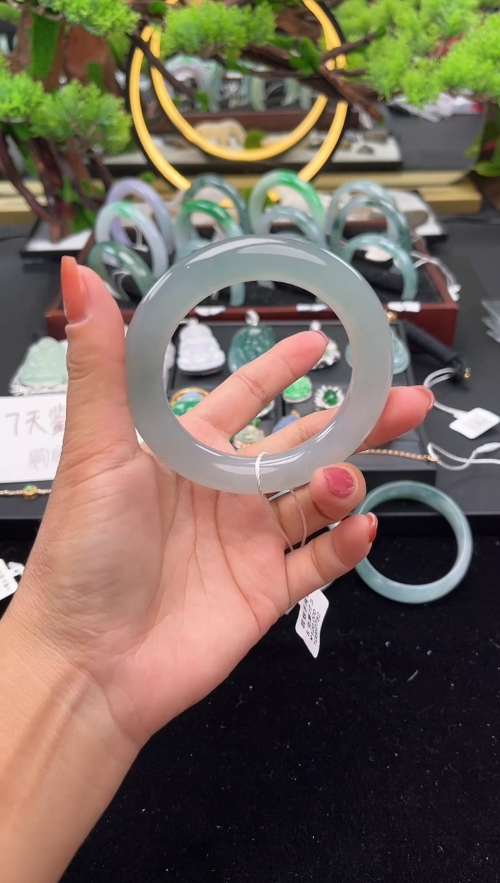 未镶嵌手镯翡翠手镯