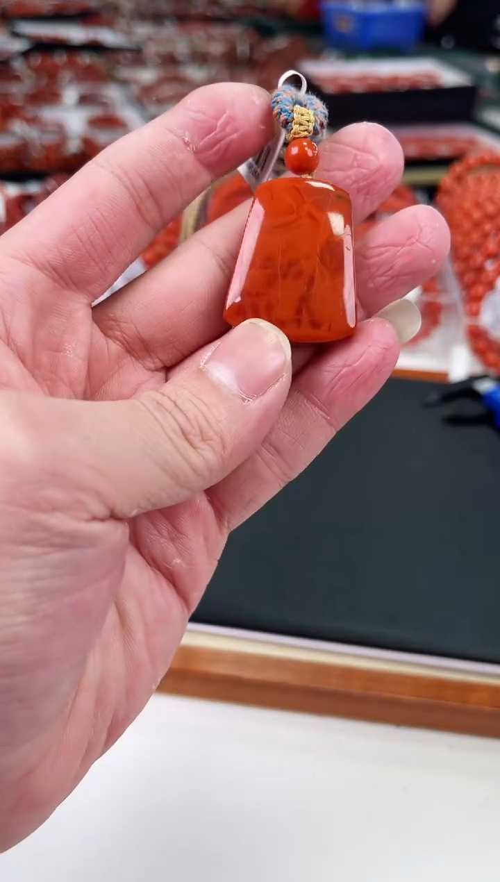 【闪购商品】南红玛瑙吊坠（微瑕）未镶嵌一个/条