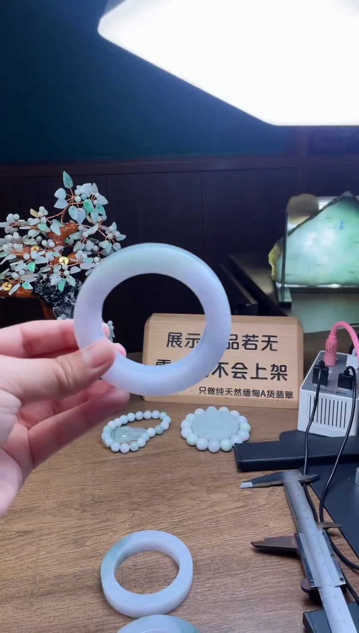 【闪购商品】定制翡翠手镯未镶嵌定制