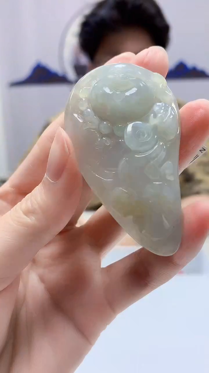 【闪购商品】定制翡翠未镶嵌4688zm-毛货挂件180佛