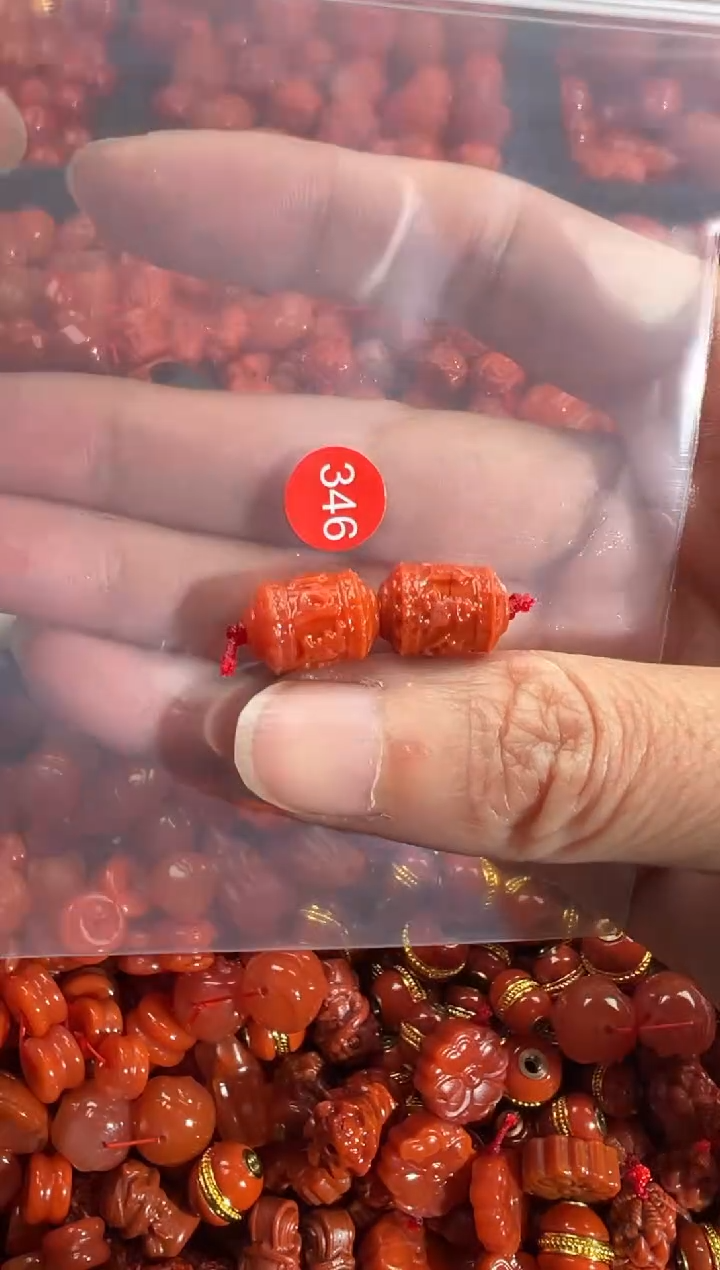 南红玛瑙未镶嵌颈饰1