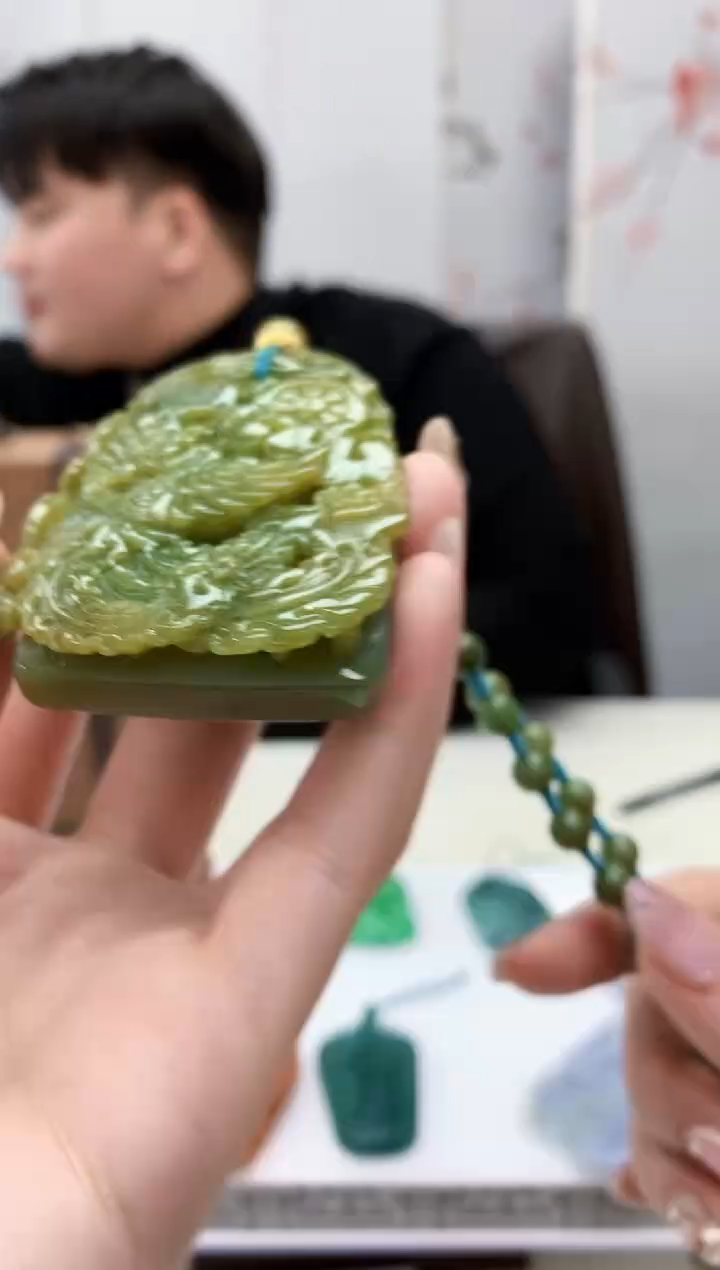 【闪购商品】定制翡翠未镶嵌5060jw-毛货挂件375