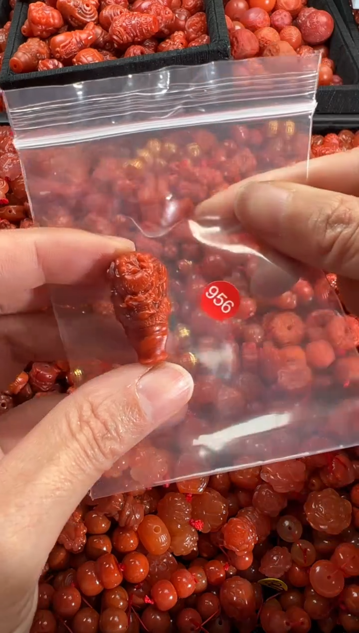 【闪购商品】南红玛瑙颈饰未镶嵌1