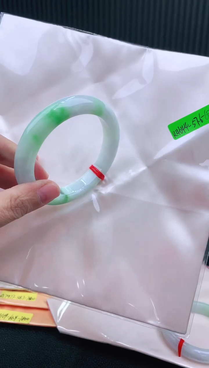 未镶嵌手镯翡翠57+