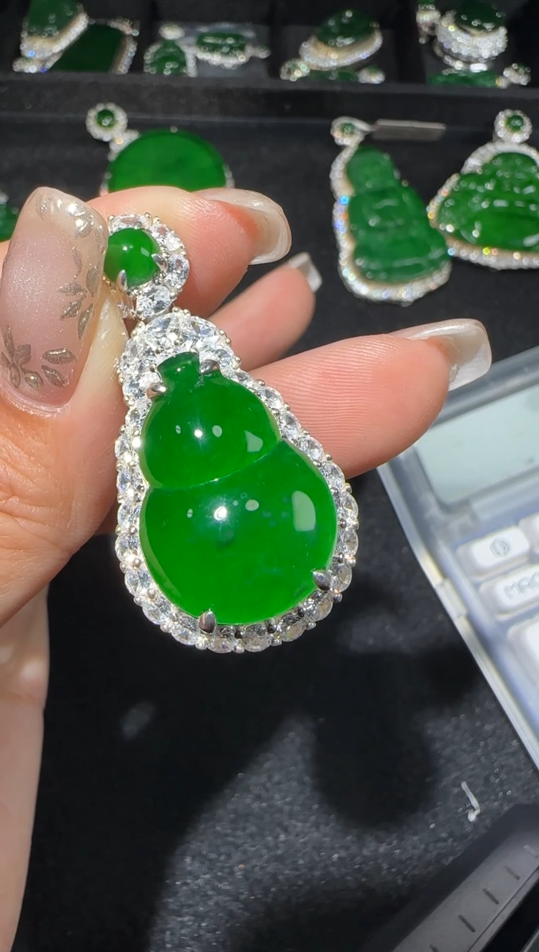 【闪购商品】翡翠吊坠(赠链)银S925镶嵌多样性发货拍一发一