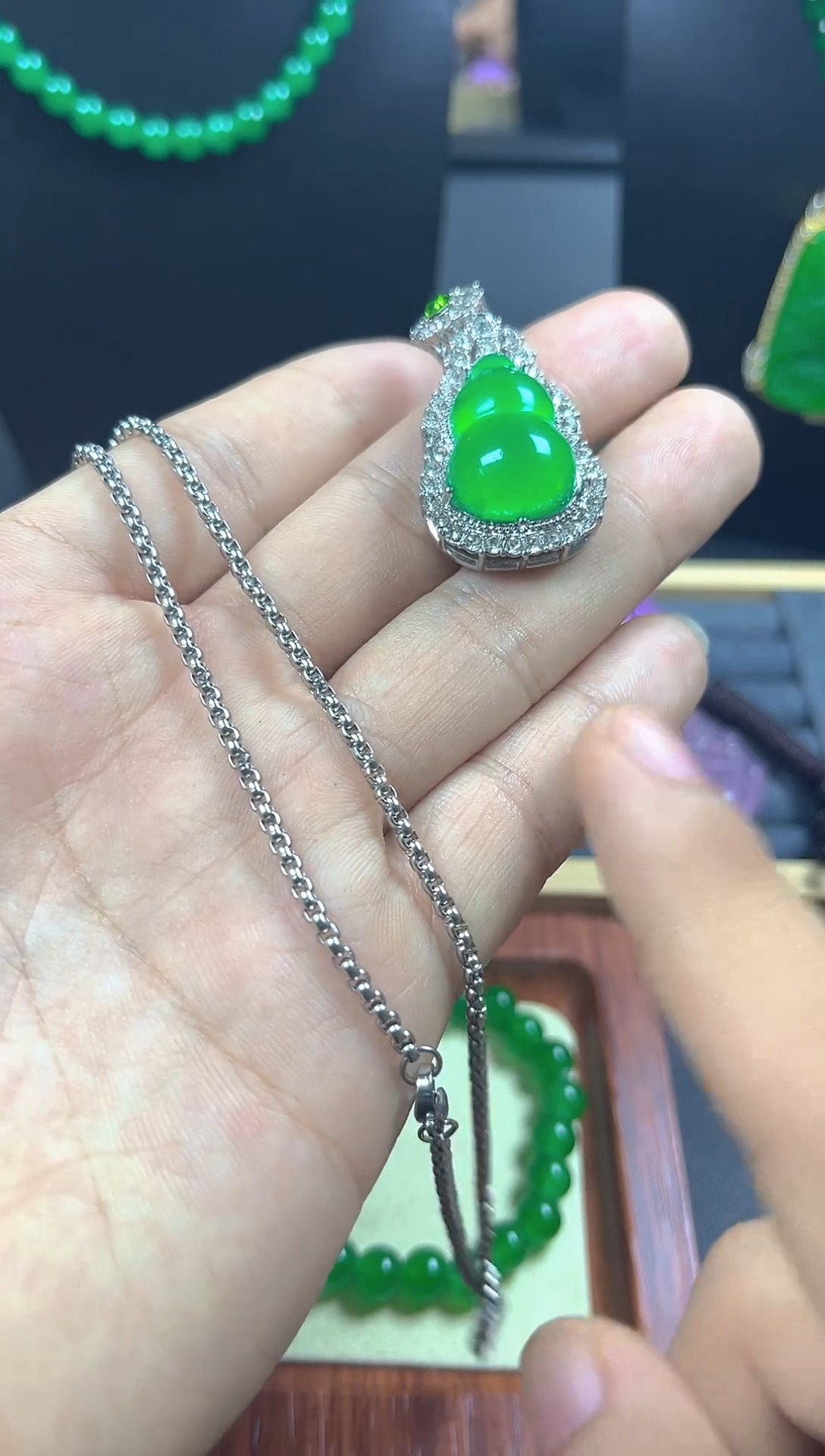 颈饰未镶嵌翡翠葫芦