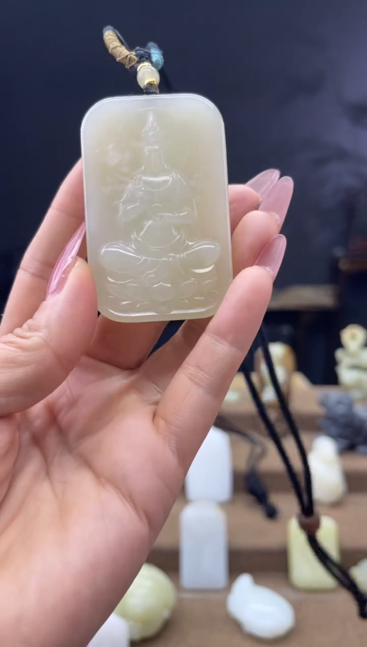 颈饰未镶嵌和田玉1