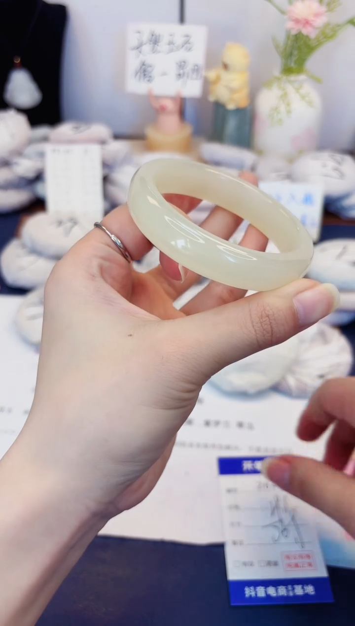 【闪购商品】石英质玉手镯未镶嵌264-晴水-圈口56