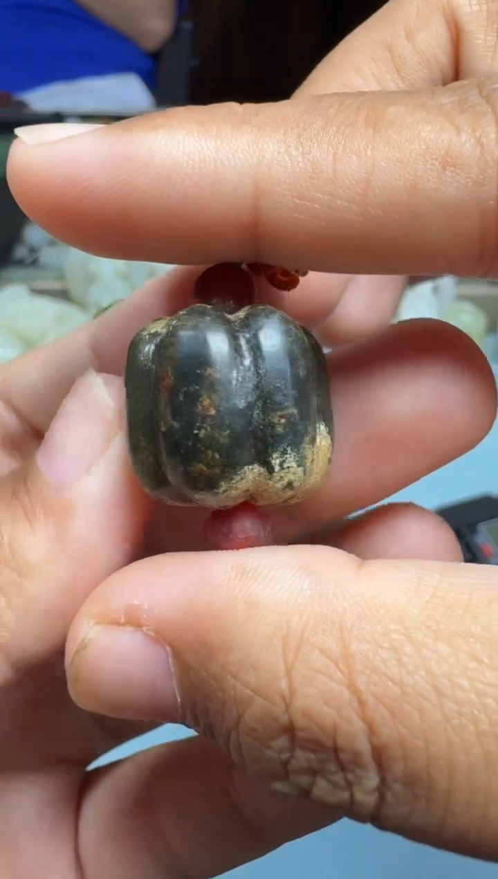 和田玉未镶嵌颈饰1