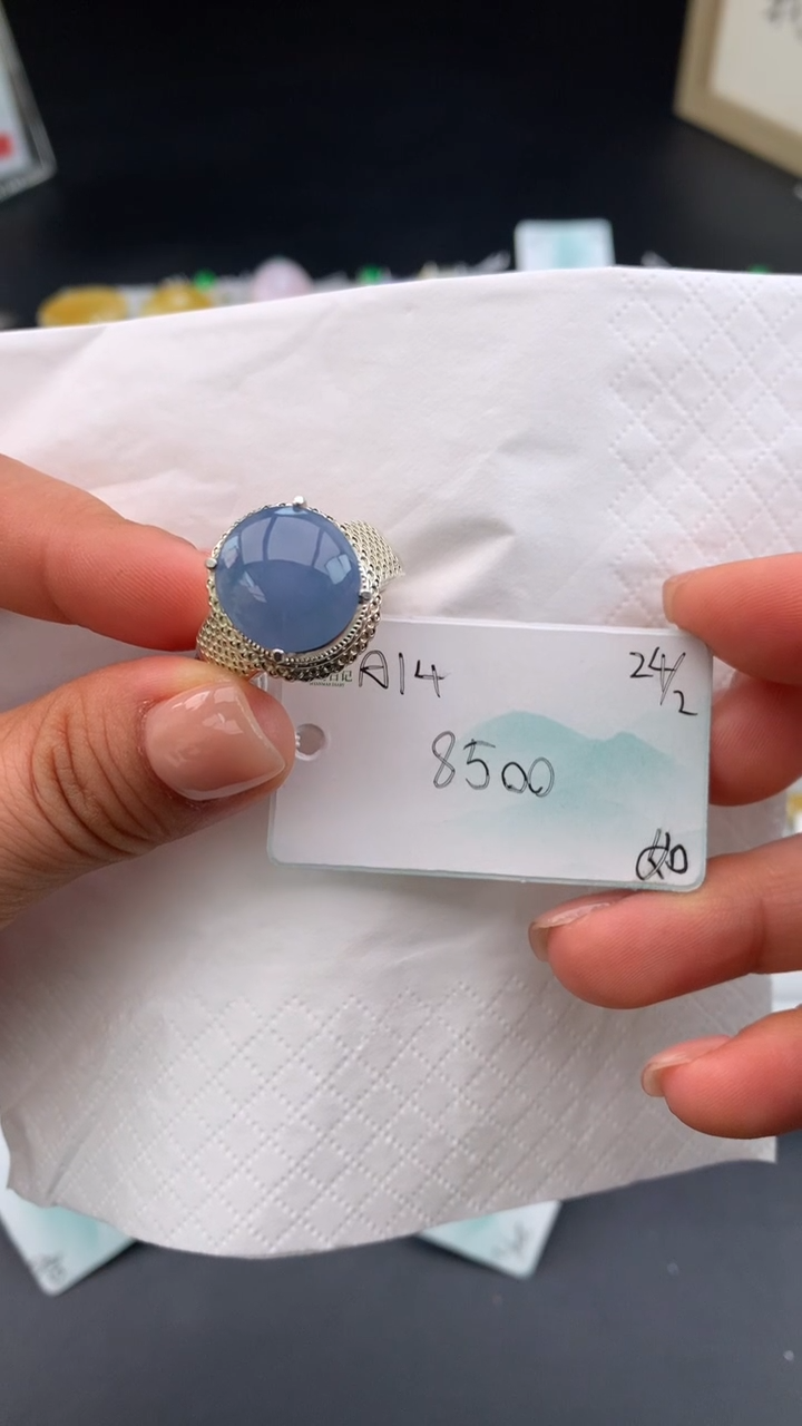 【闪购商品】翡翠戒指未镶嵌女神节#送礼#，下单联系客服核对地址~