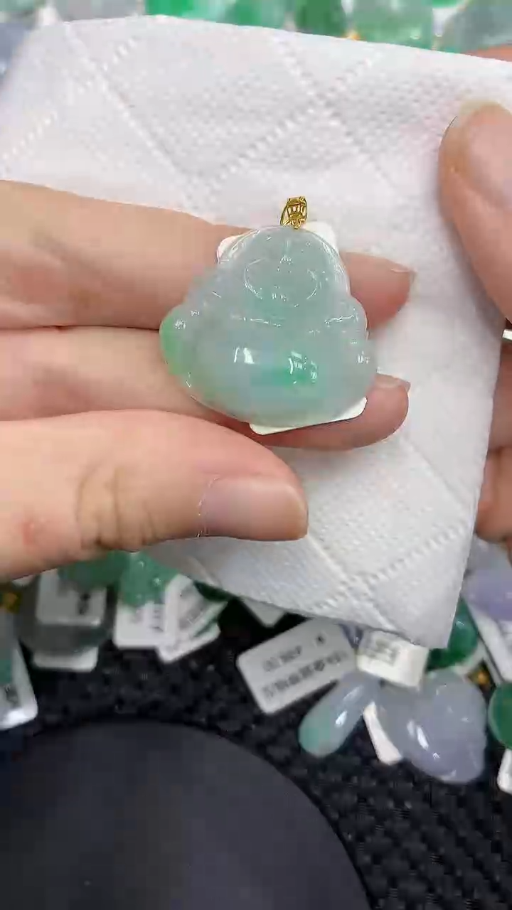 颈饰18K金镶嵌翡翠1111111111111
