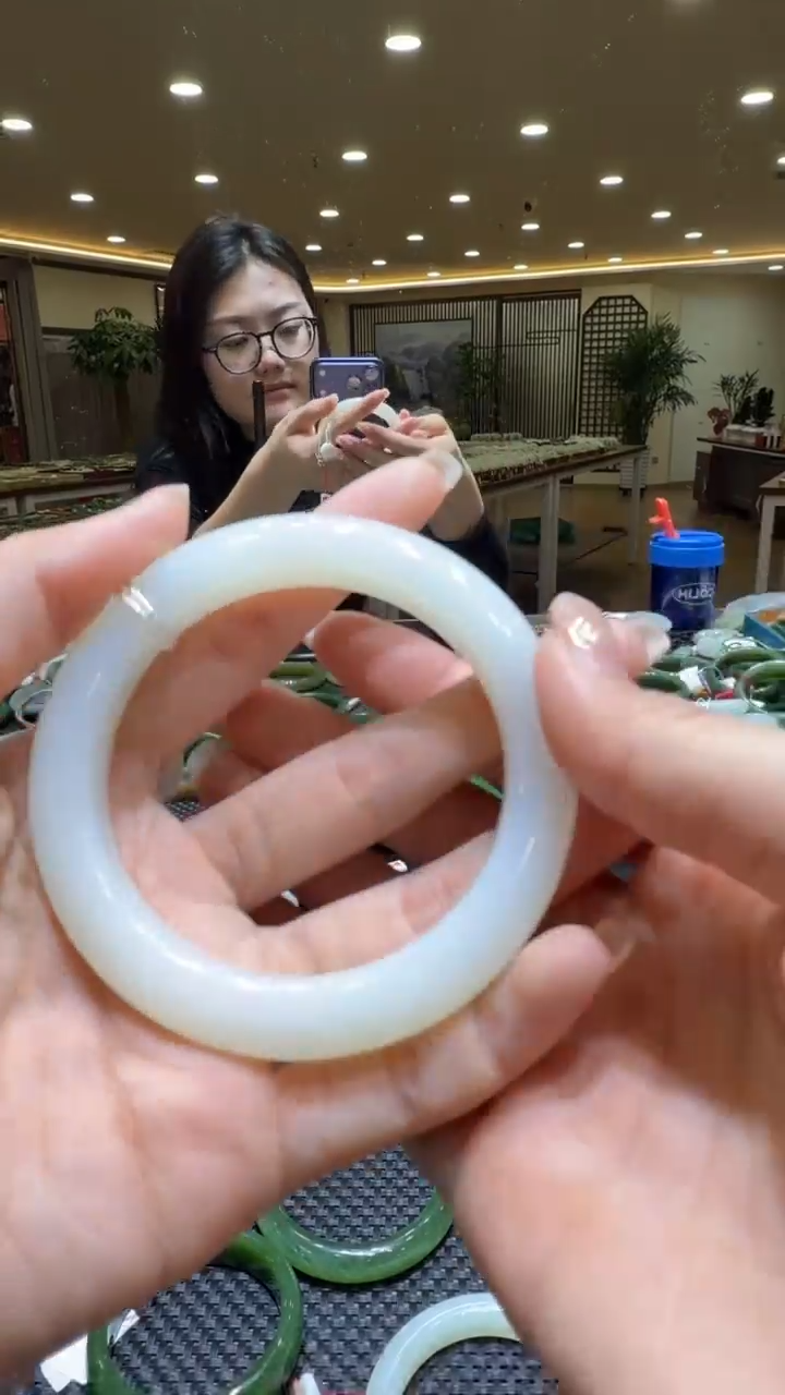 颈饰未镶嵌和田玉手镯57