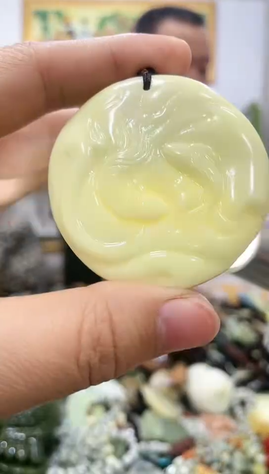 未镶嵌岫玉挂件 