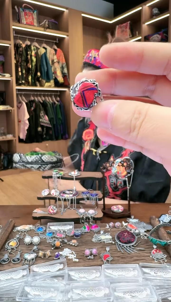 【闪购商品】织绣500黔东南苗族刺绣