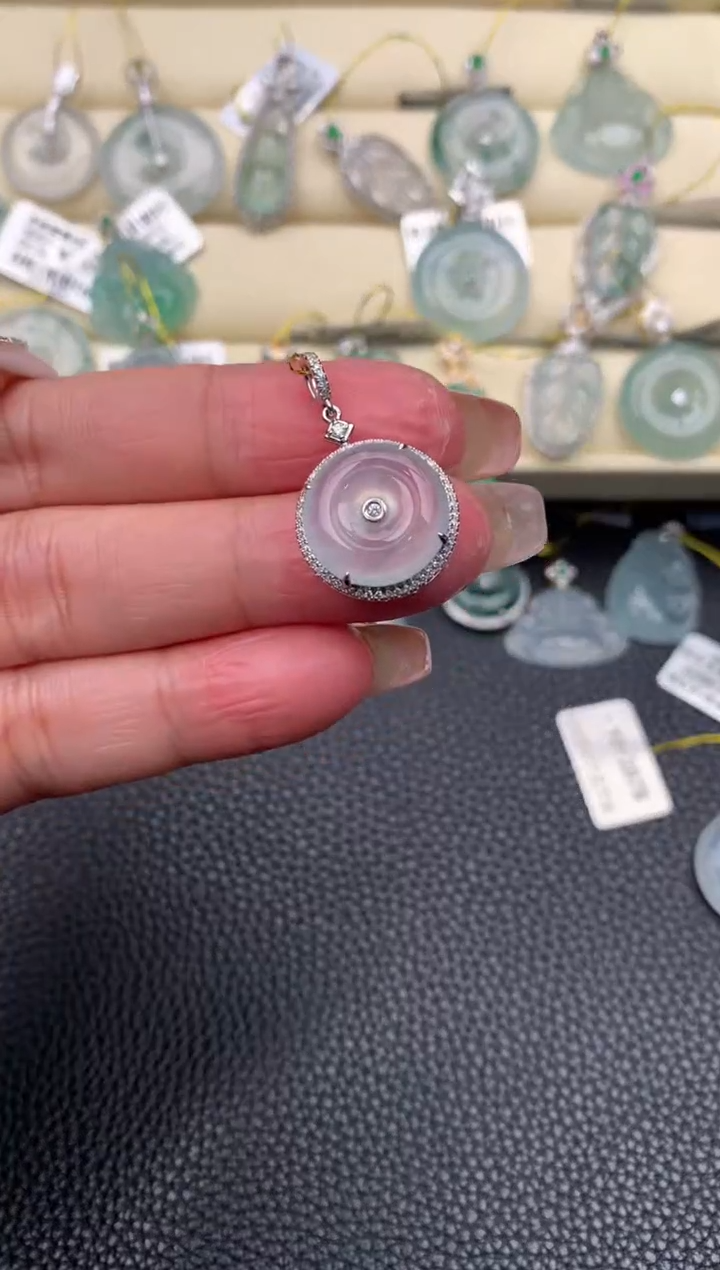 【闪购商品】翡翠颈饰18K金镶嵌D821