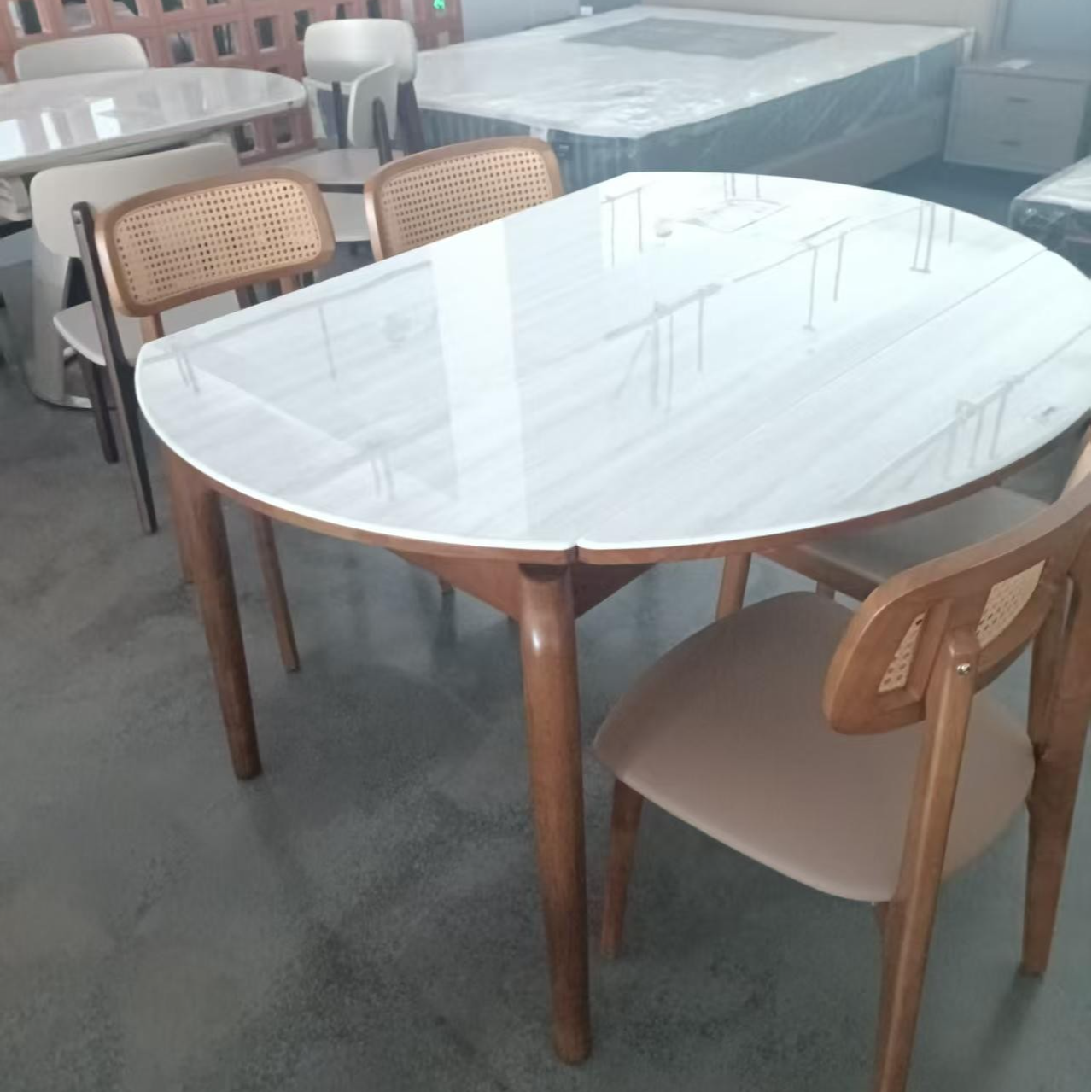 餐椅白色极简轻奢现代简约款///客厅家用北欧可伸缩圆形桌椅