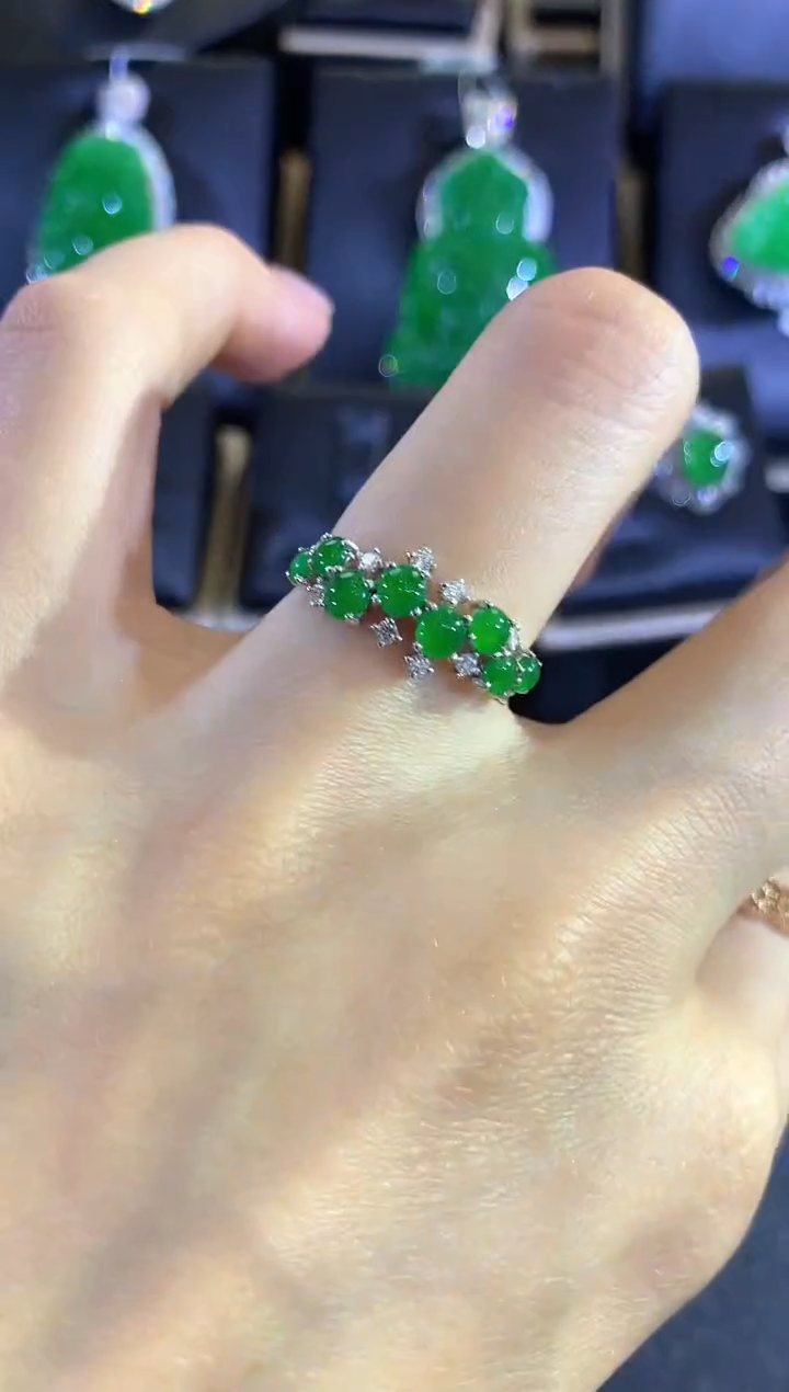 【闪购商品】翡翠戒指18K金镶嵌a88     