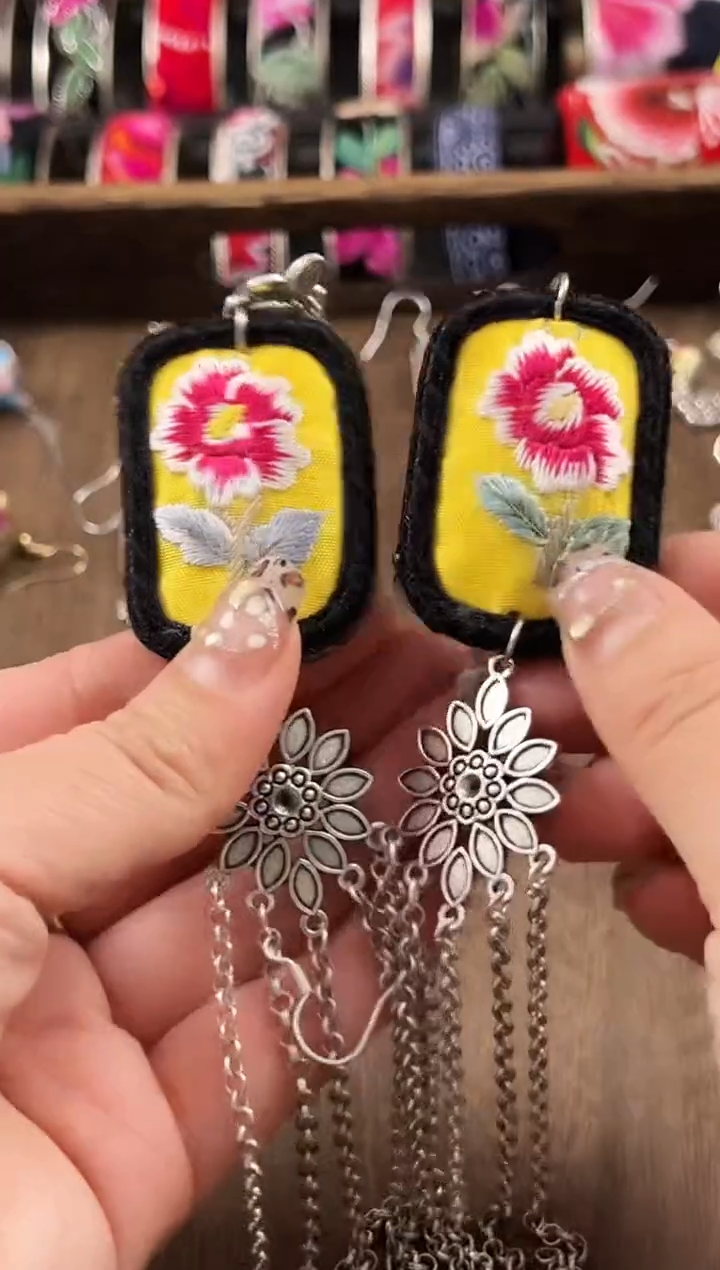 【闪购商品】织绣民族风老绣饰品036