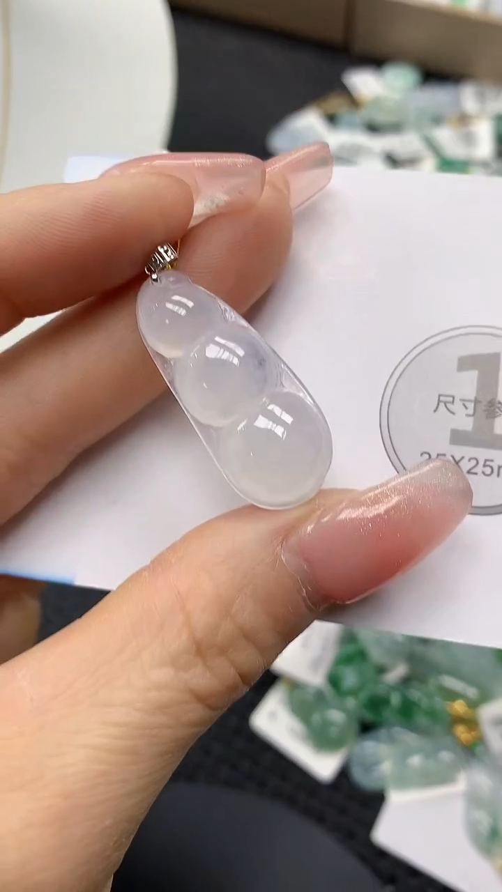 颈饰18K金镶嵌翡翠 11111111111