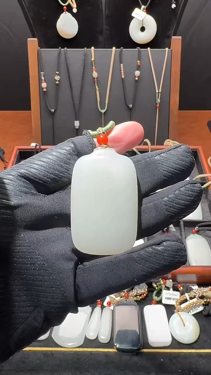 颈饰未镶嵌和田玉1