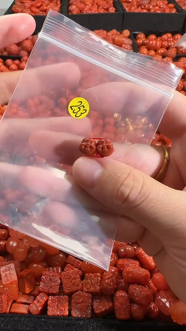 颈饰未镶嵌南红玛瑙1