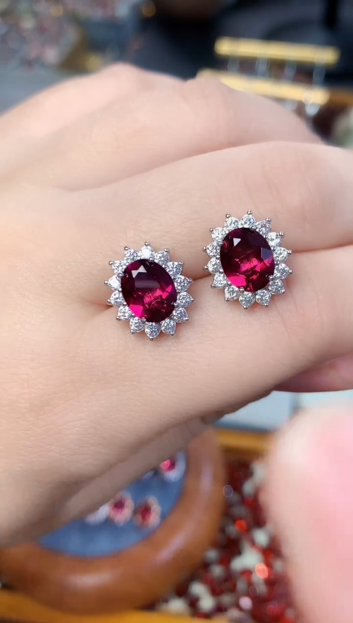 【闪购商品】石榴石耳钉银S925镶嵌天然镁铝