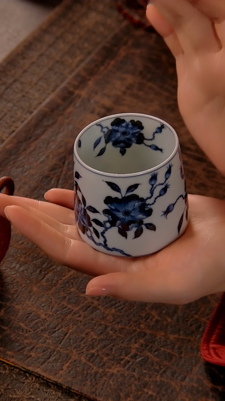 【闪购商品】杯洪印慕明/折枝蔷薇花威士忌杯