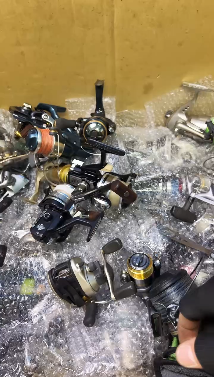 T***e微瑕钓鱼轮，直播间讲解为准，看清楚再拍，如有拆卸不退换