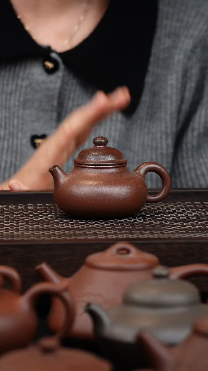 【闪购商品】紫砂茶壶柴烧平台底曹清容天