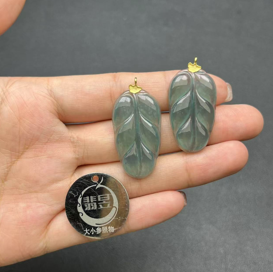 37354T04-3B11-天然A货翡翠叶子吊坠18K金扣-多样性发其一