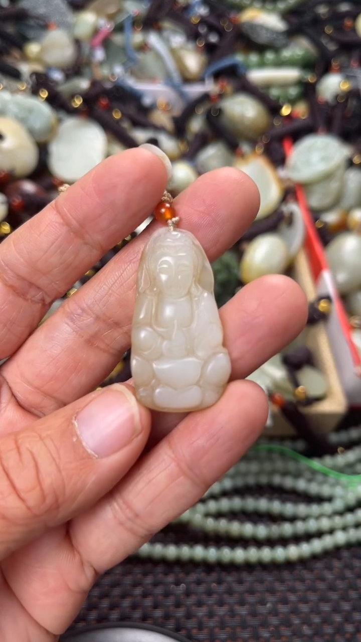 【闪购商品】和田玉颈饰未镶嵌多样性发货没有证书拍一发一有瑕