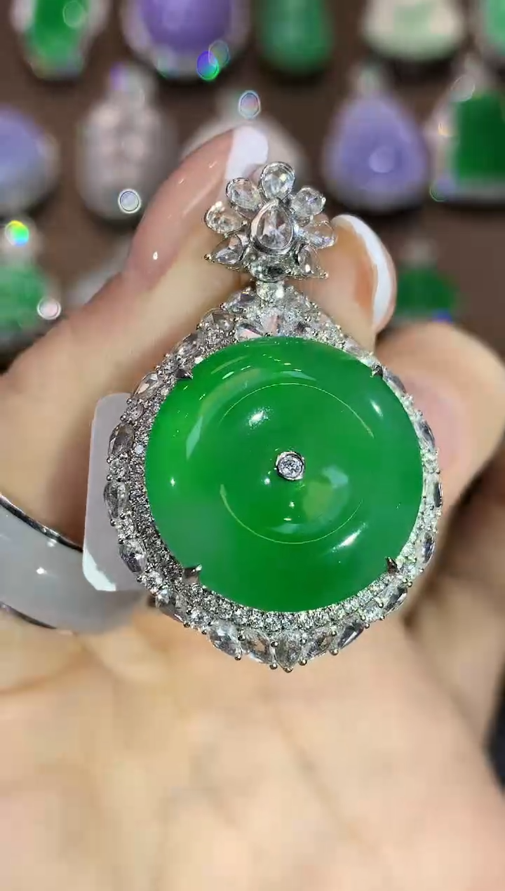 吊坠(不含链)18K金镶嵌翡翠C51