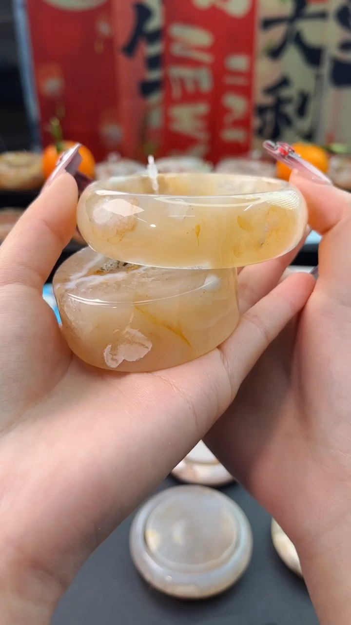 【闪购商品】石英质玉手镯未镶嵌赠送镯心（60圈口）无证书