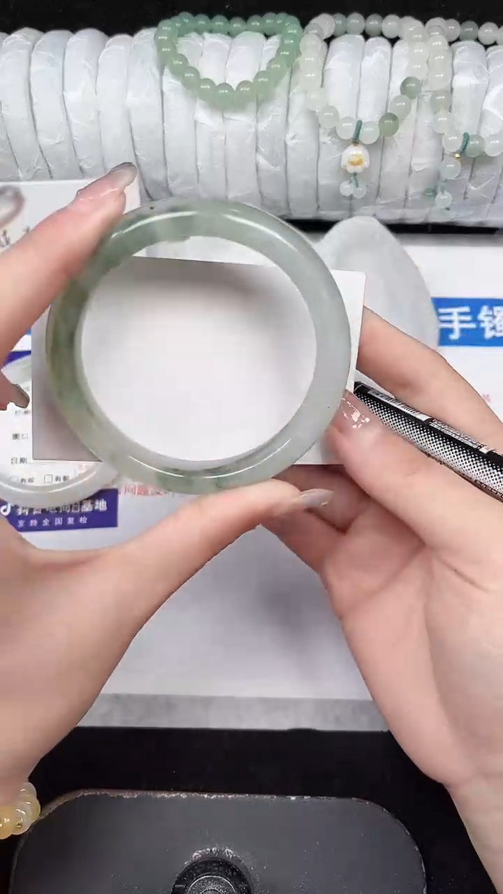 未镶嵌手镯石英质玉137-59/60