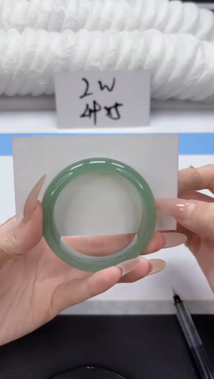 【闪购商品】石英质玉未镶嵌手镯A368-53