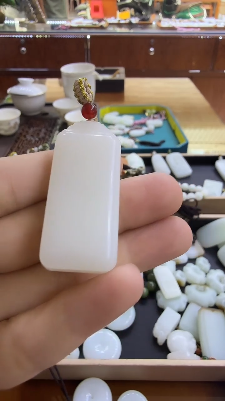 颈饰未镶嵌和田玉平安牌