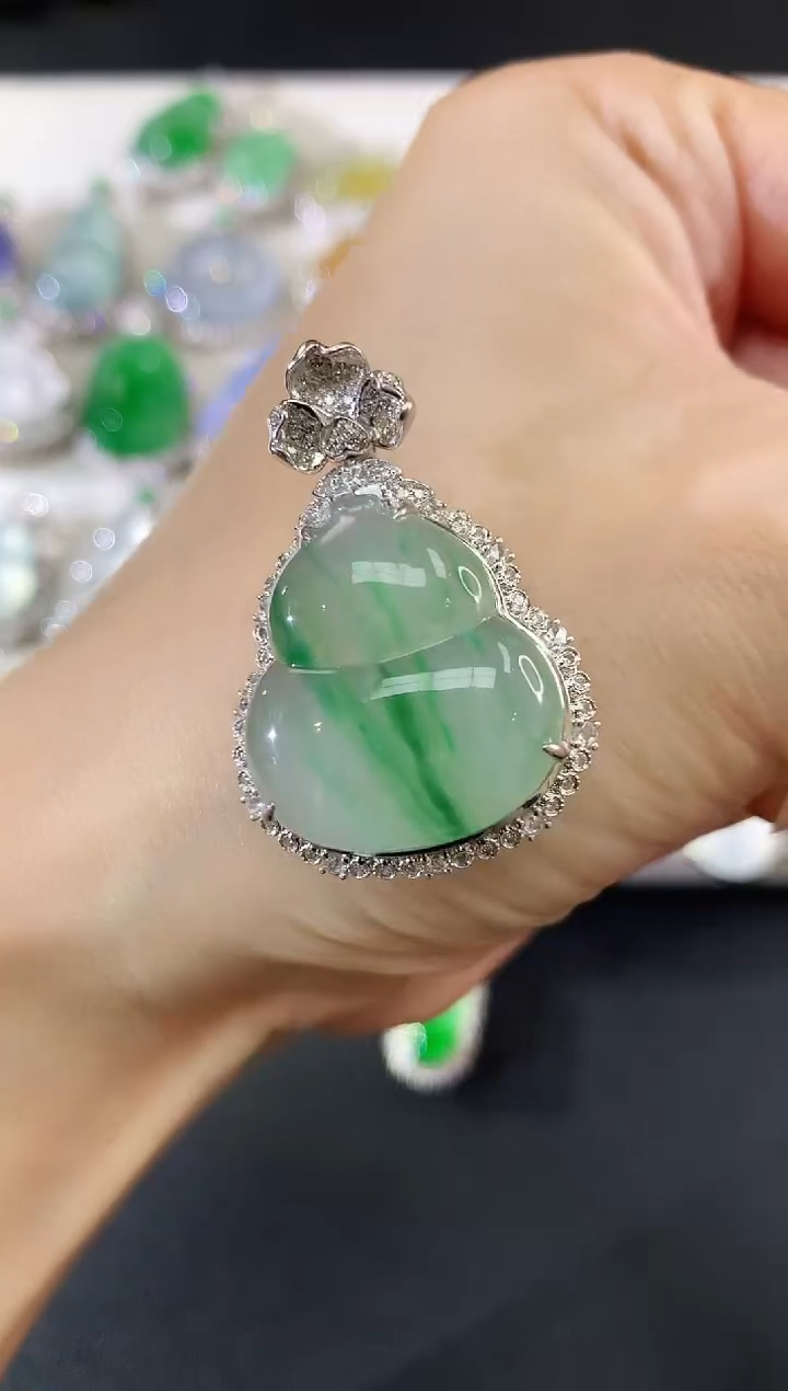 吊坠(不含链)18K金镶嵌翡翠187|19800