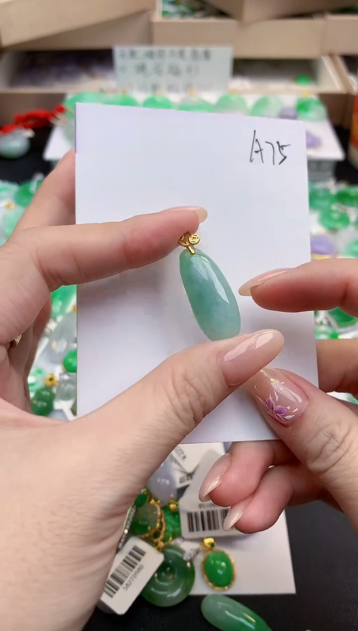 颈饰未镶嵌翡翠天然缅甸A货翡翠