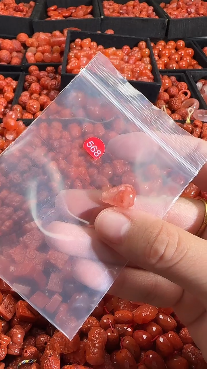 颈饰未镶嵌南红玛瑙1