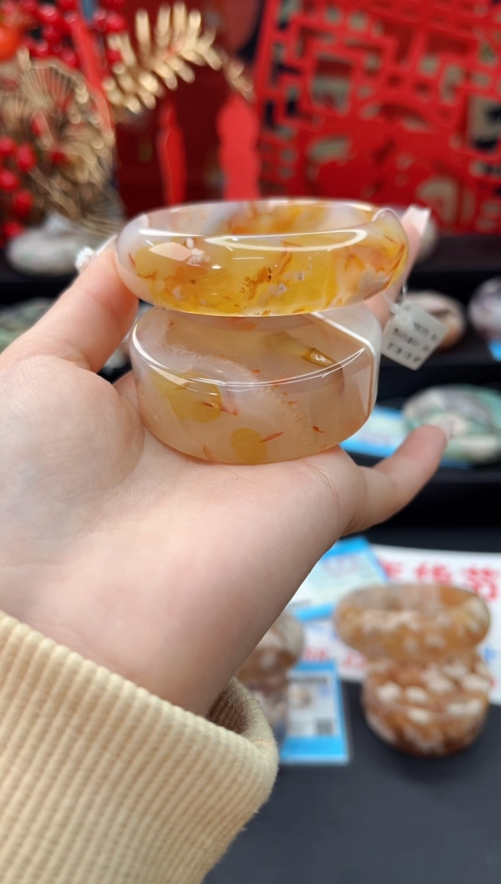 【闪购商品】石英质玉手镯未镶嵌赠送镯心（56圈口）